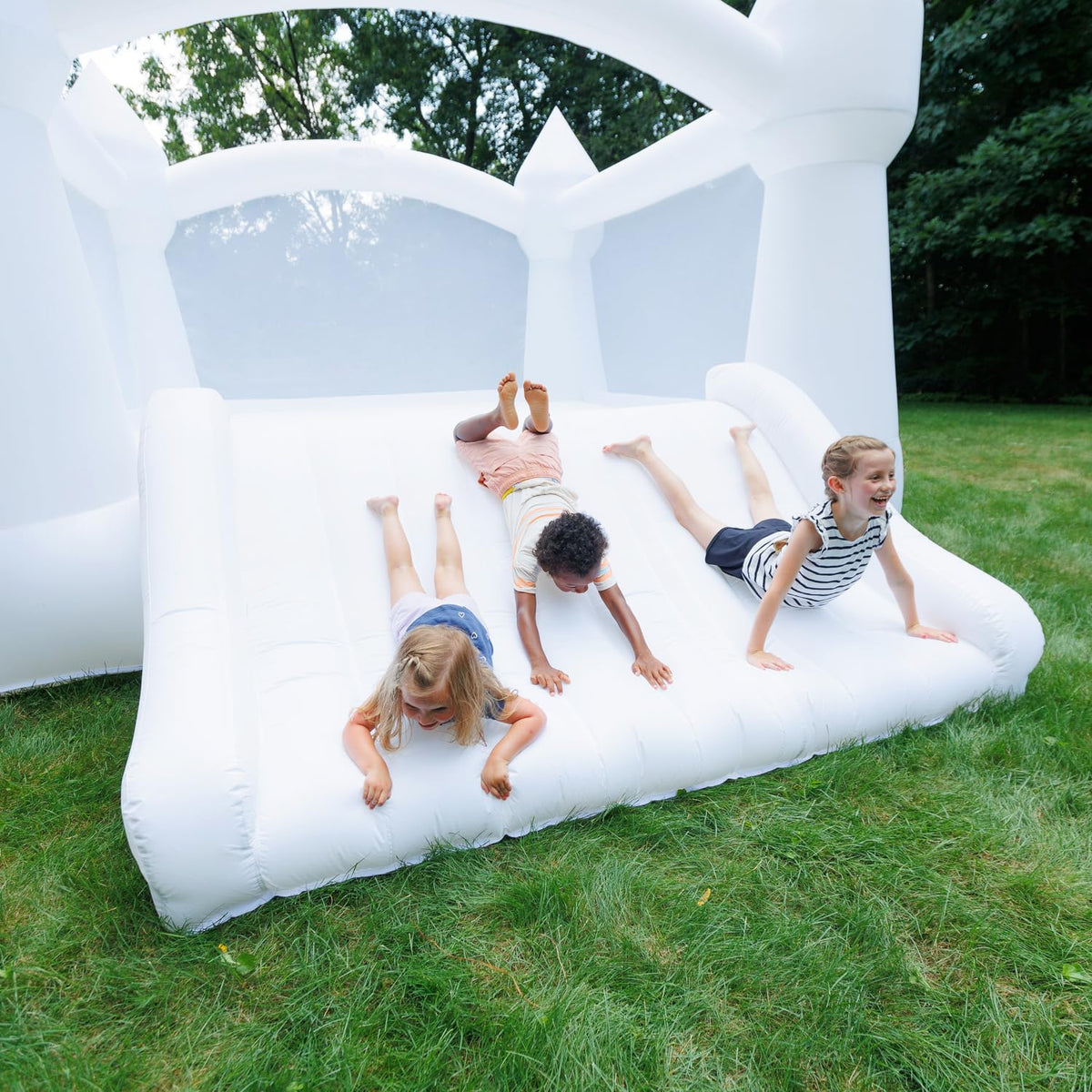 Bounceland Daydreamer 9-inch ground stakes for stability