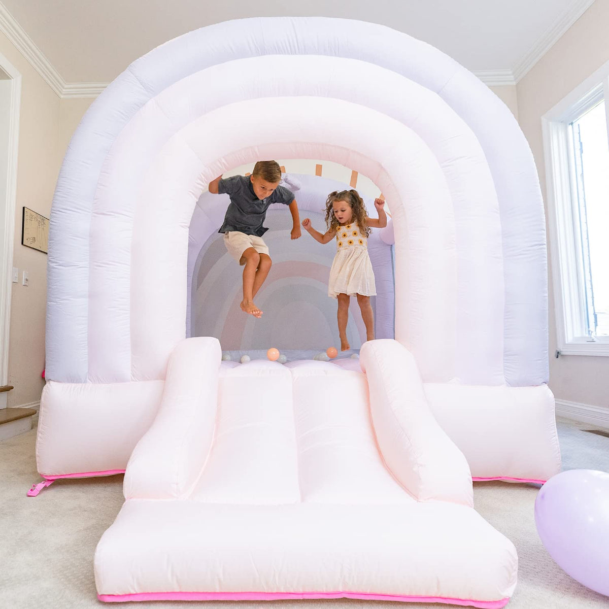 Bounceland Daydreamer carry bag for easy transport.