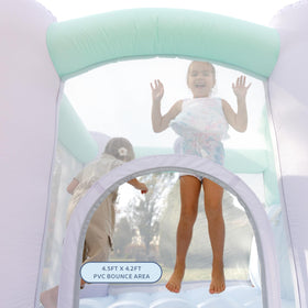 Bounceland Splash Zone Dream packaging includes everything needed to start.