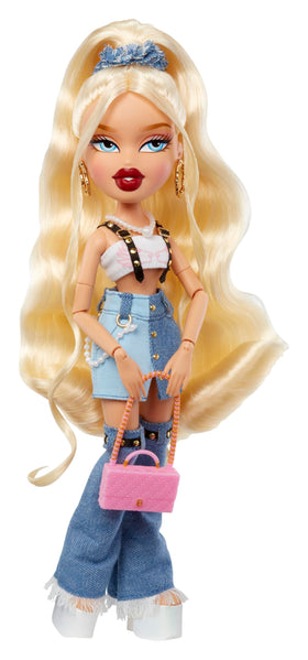 Bratz Alwayz Cloe bold platform heels enhance poseability and style