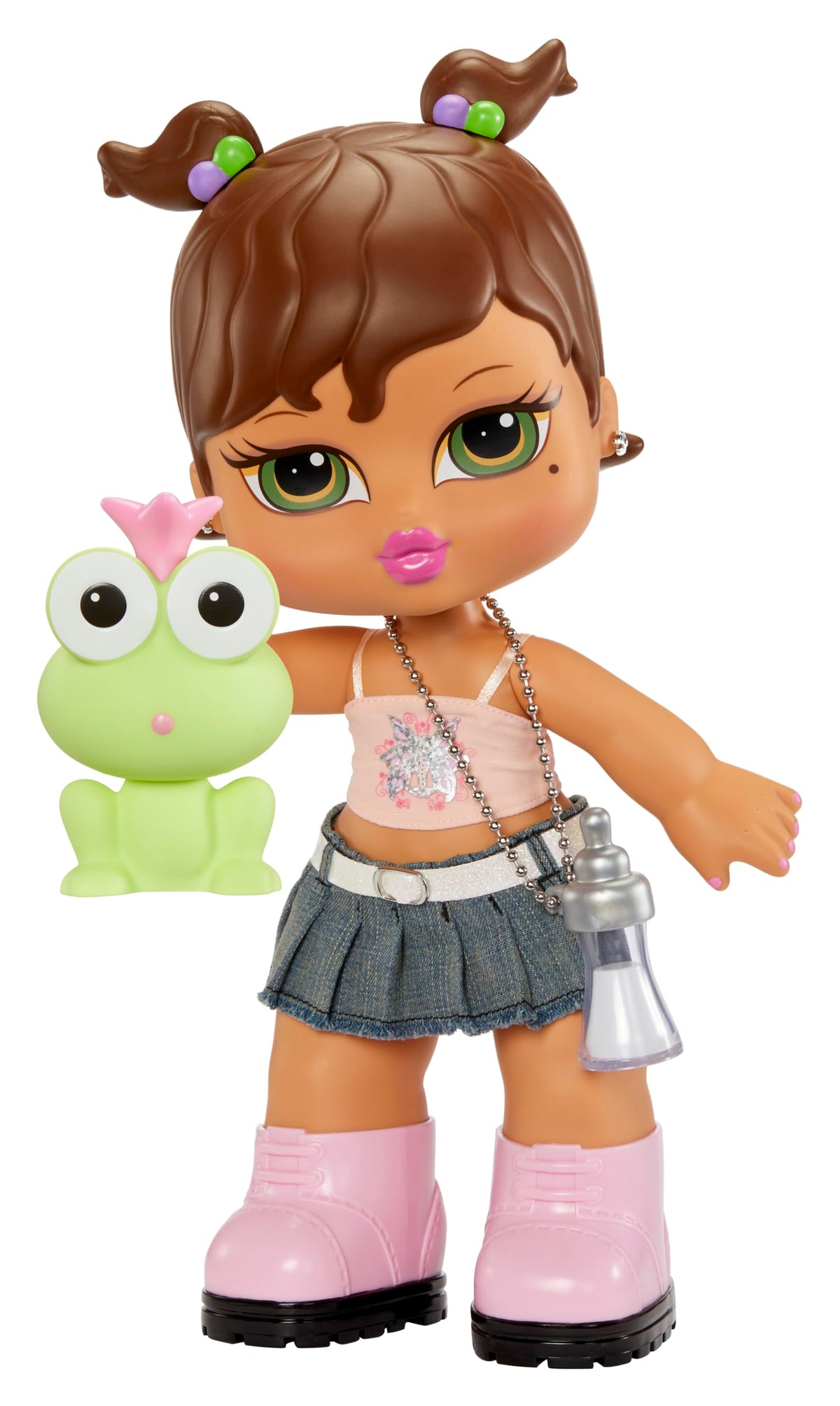 The pet Pretty Princess accompanies Yasmin for imaginative scenes.