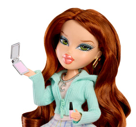 Bratz Cady pink heels, perfect for completing finishing touches.