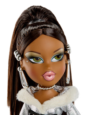 Premium Bratz Charmz packaging with display-worthy art