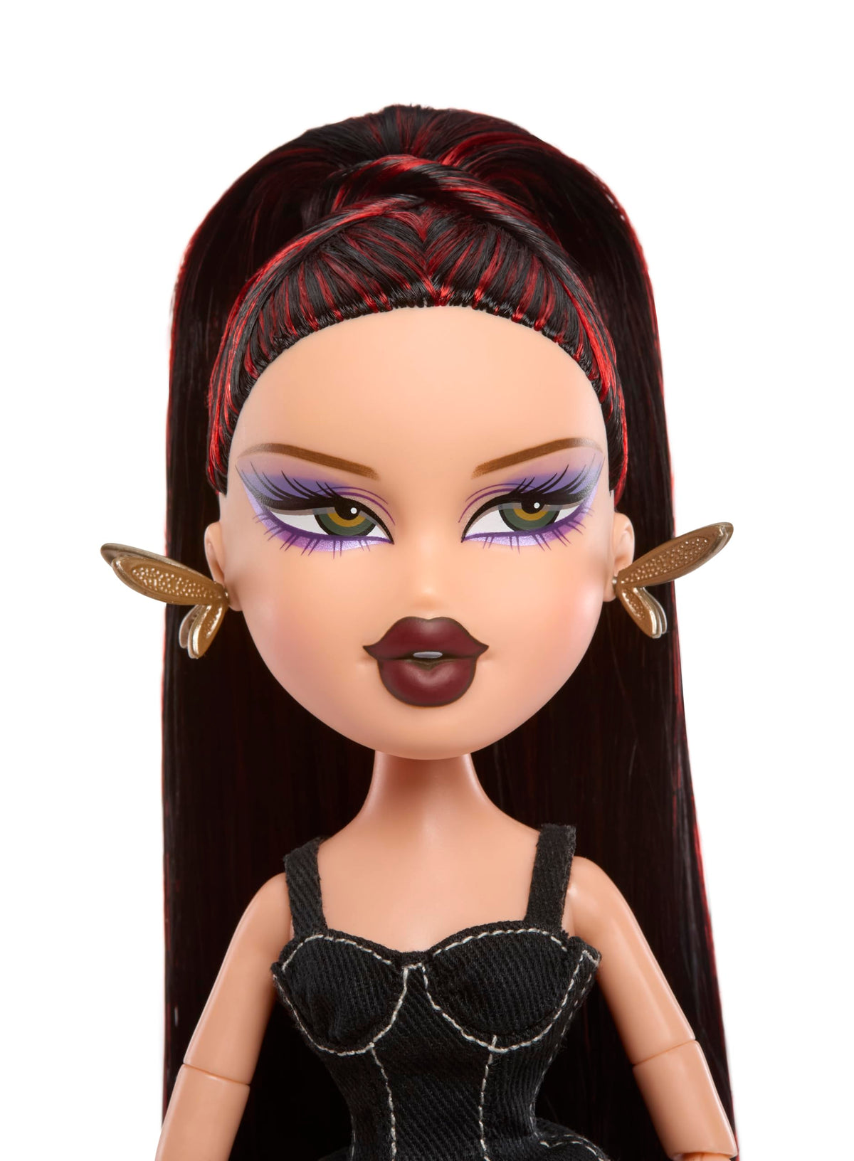 Lina's ombre wings add shimmer to Bratz Pixiez fantasy style