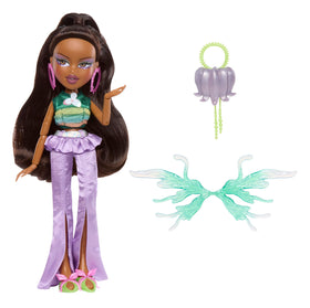Bratz Fashion Pixiez Sasha wearing a green top and purple bell-bottoms.