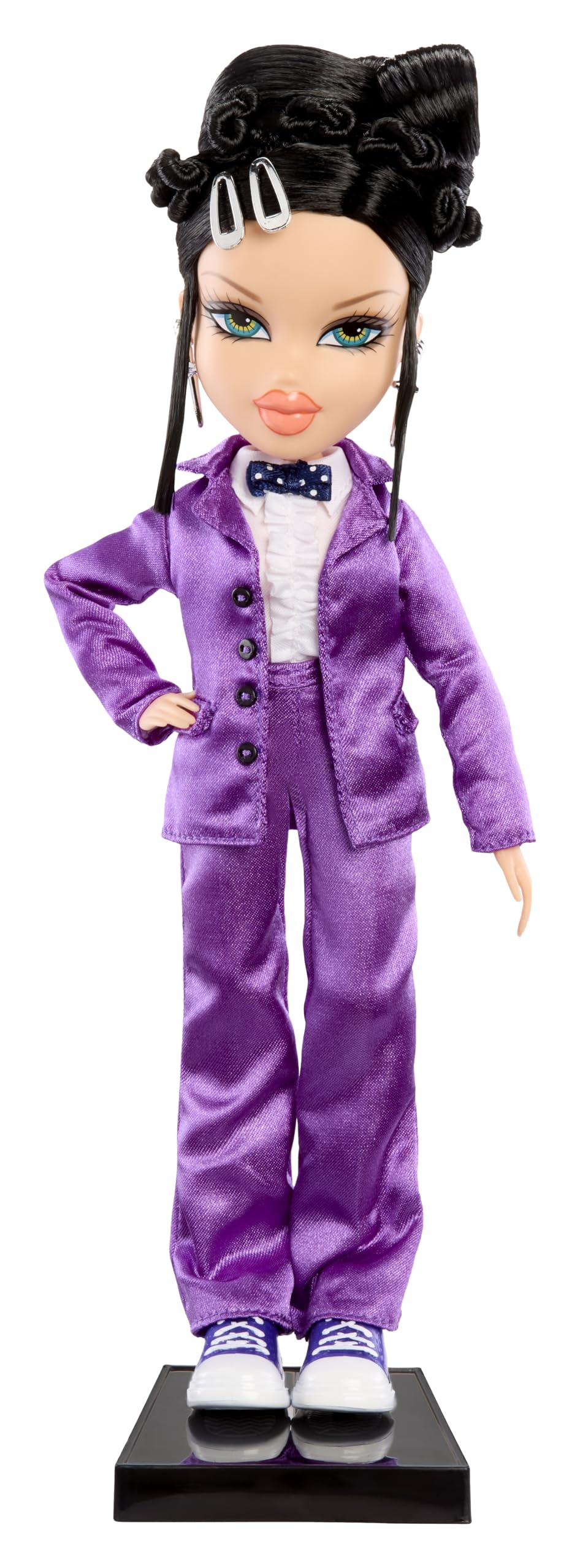 Bratz Janis skirt and jacket ensemble on-body pose for mix-and-match fashion