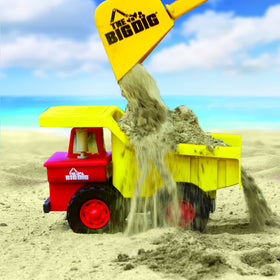 Breyer The Big Dig Dump Truck has no metal axles to reduce snagging