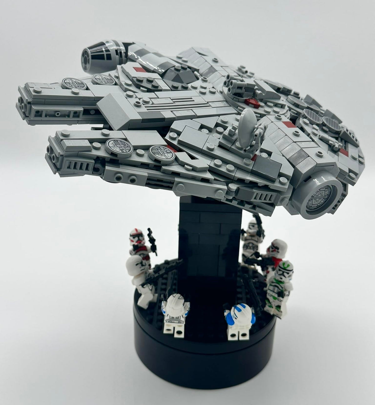 Infinity 360 turntable setup is quick and easy for ready-to-show displays.