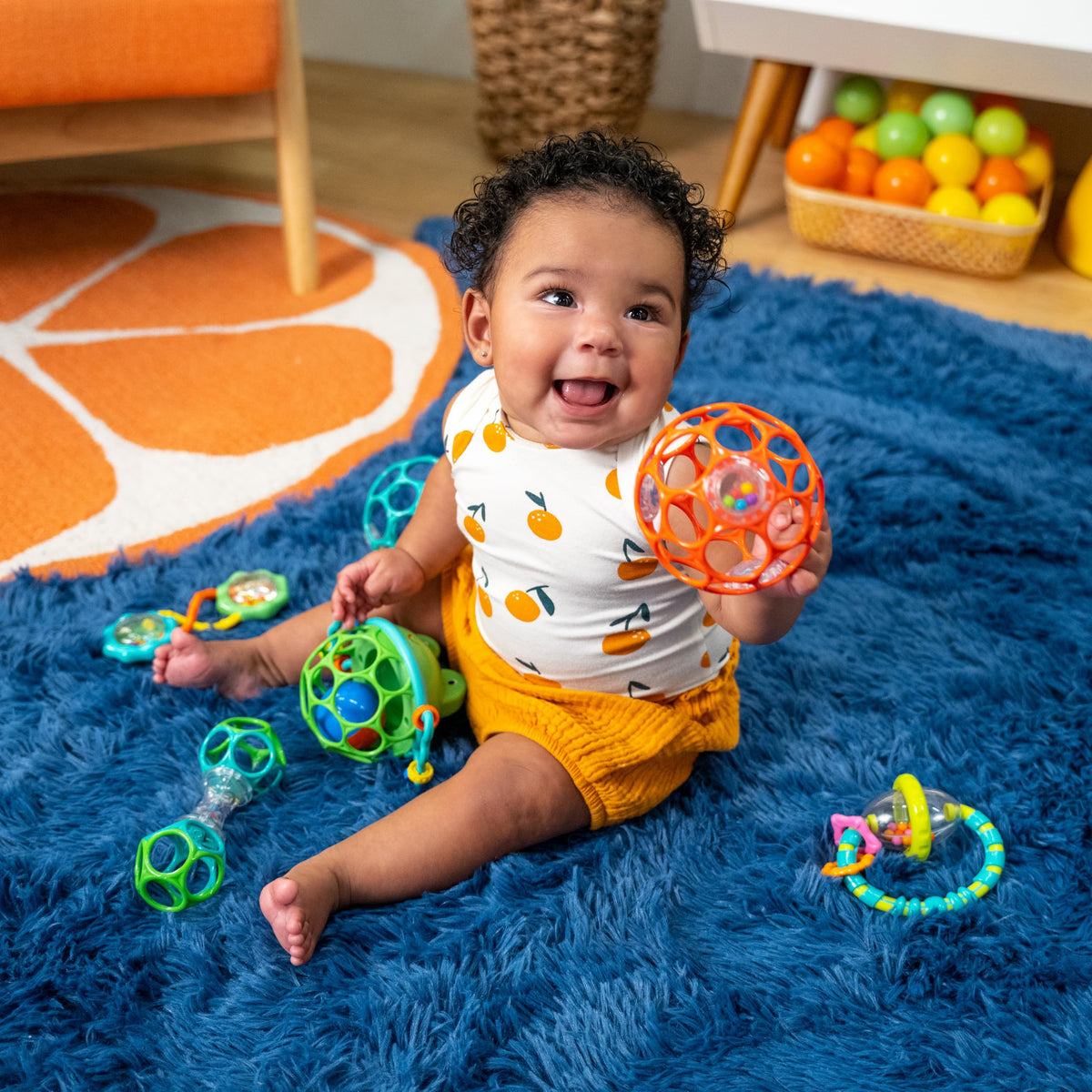 Bright Starts Little Shakers Rattle & Shake Barbell Toy, durable on-the-go entertainment