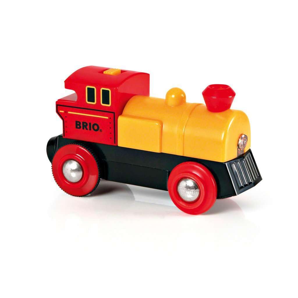 BRIO battery-powered engine front view, showcasing forward and reverse play possibilities.