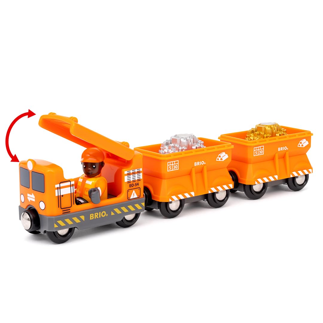 BRIO 36049 open-roof engine for easy loading and access.