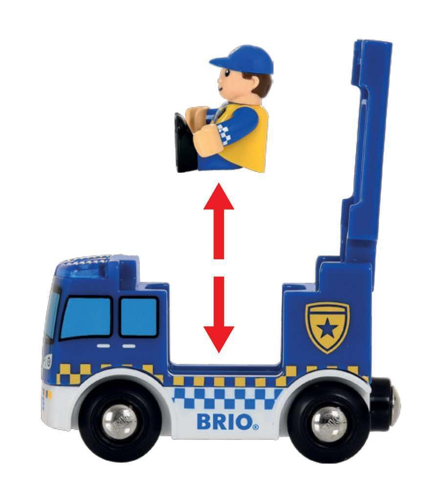 BRIO 33813 interior play area highlights compact, imaginative spaces