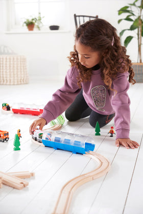 BRIO World see-through tunnel packaging transforms the box into a tunnel feature
