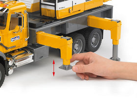 Bruder Mack Granite Liebherr crane truck 360-degree swivel enables dynamic play