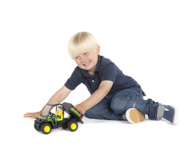 Opening lift gate on Bruder Gator XUV 855D enables pretend unloading scenes
