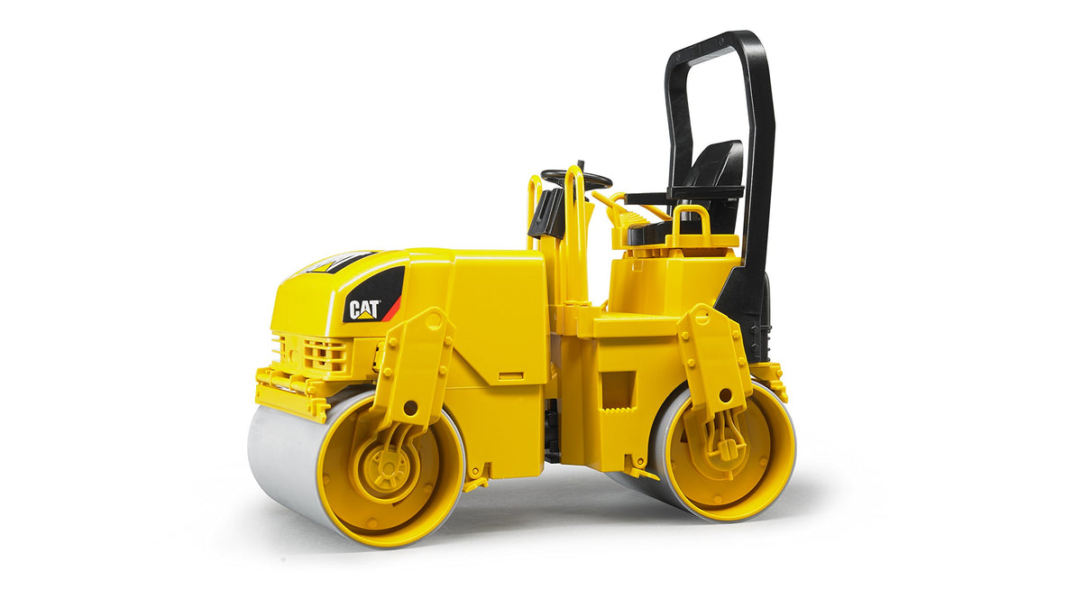 Bruder CAT asphalt drum compactor steering action enables agile, realistic turns.