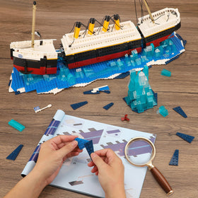 BseSparklion Titanic rotating propellers add realism to the model