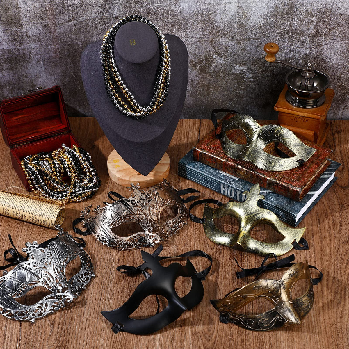 Bucherry Venetian mask in silver, elegant and mysterious
