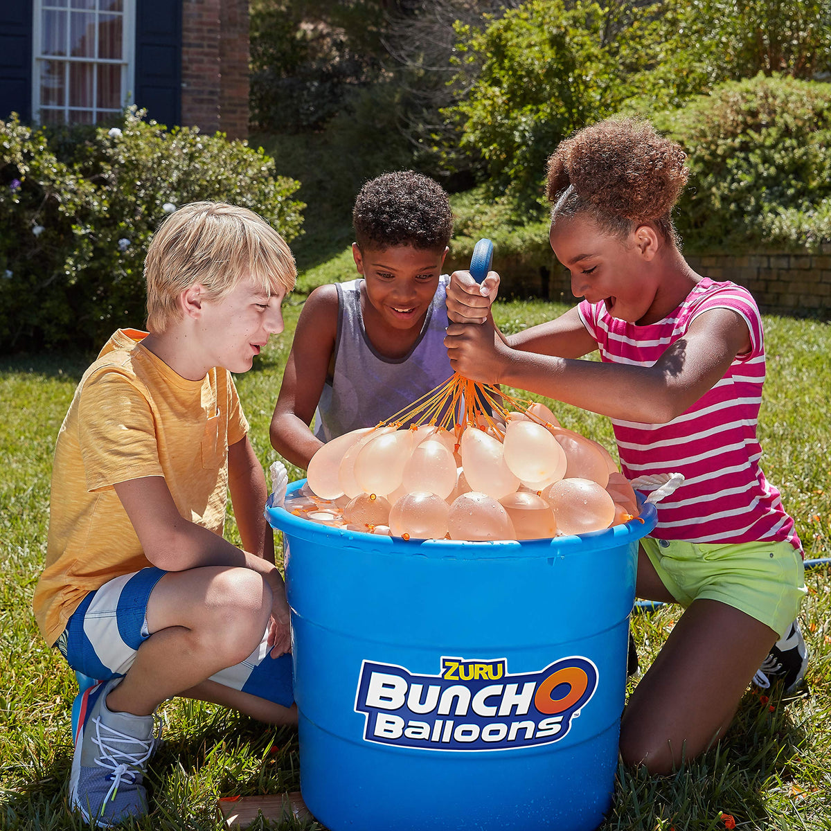 Bunch O Balloons hose-fill stem connection for quick, mess-free setup.