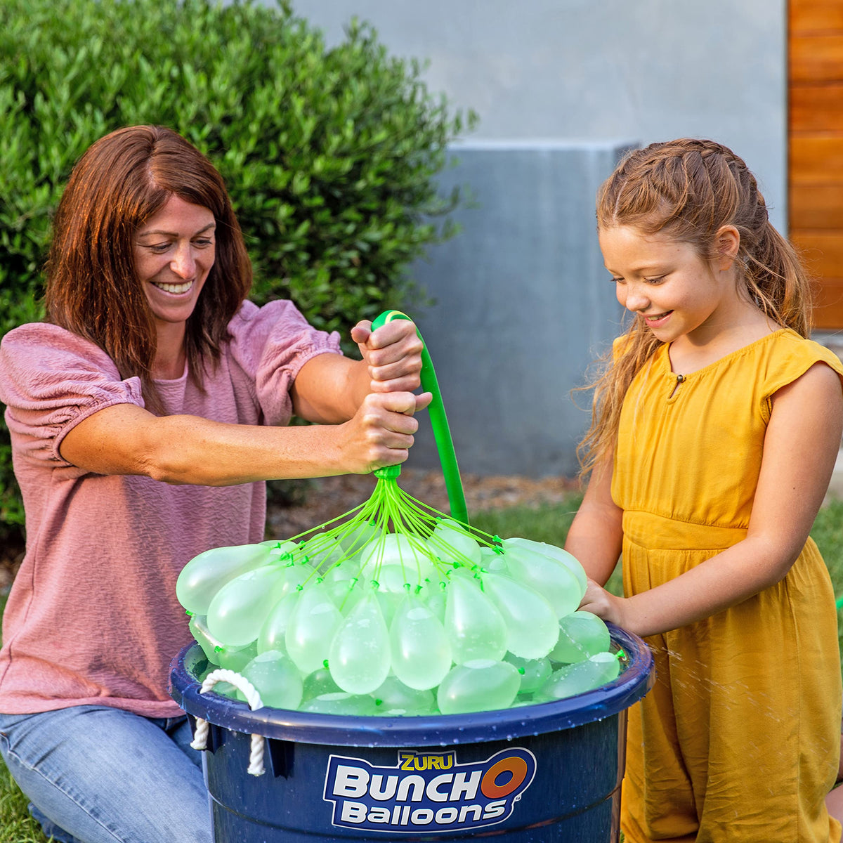 Bunch O Balloons self-seal O-ring for fast balloon battles with no tying.