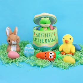 Bunny Chorus plush carrot toy with crinkle texture for tactile fun.