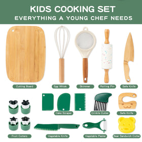 Busy Edition safe knives designed for children’s gentle cutting and grip.