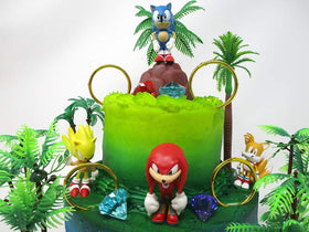 Cake Topper deluxe set presents a cohesive Sonic theme for celebrations