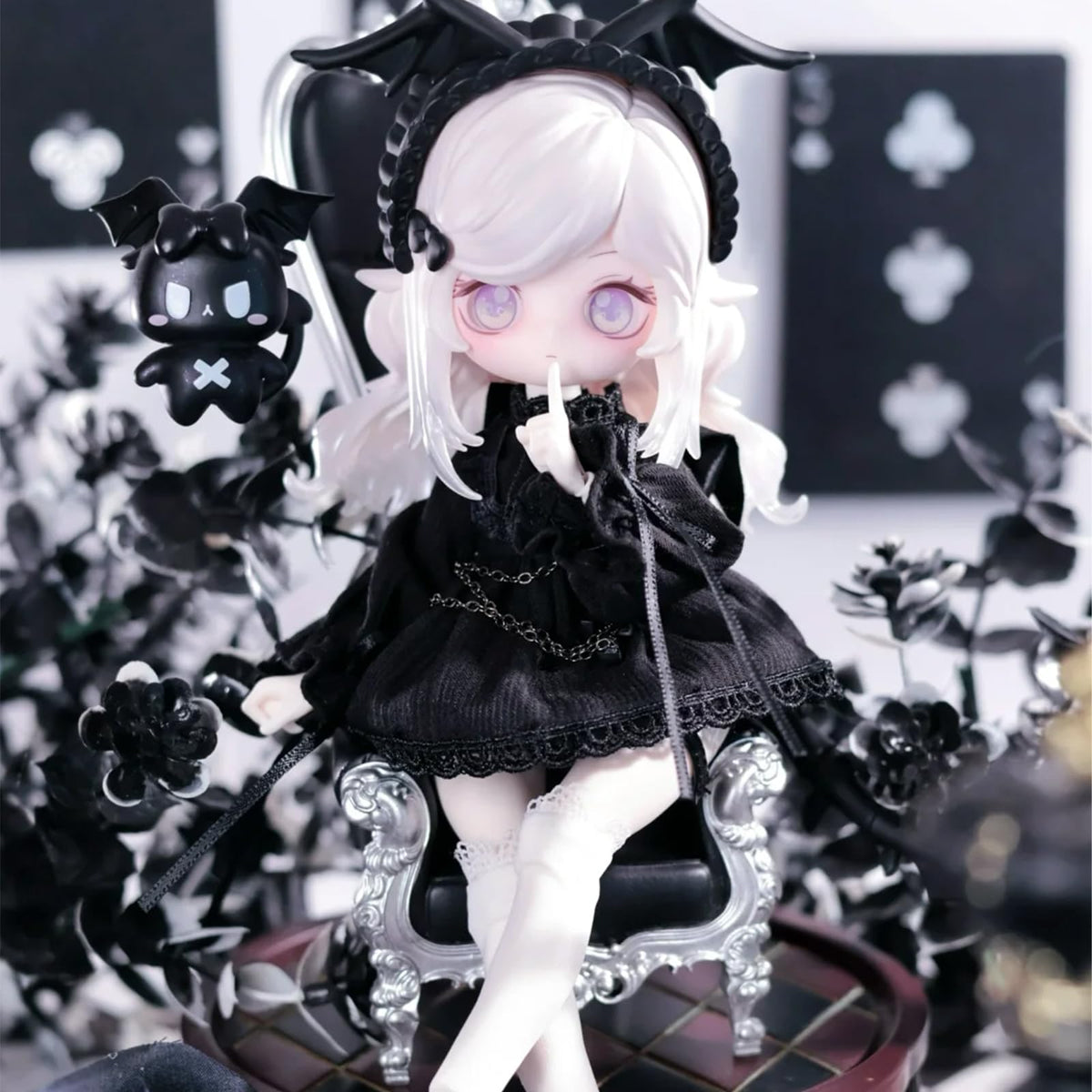 CALEMBOU Lulu Elf 8-inch articulated joints enable versatile posing.