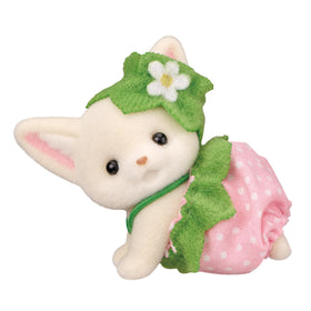 Calico Critters berry-themed accessories in play scene; sparks imaginative play.