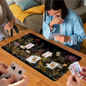CAPAUNVDA anti-skid bottom keeps cards in place during fast tabletop action.