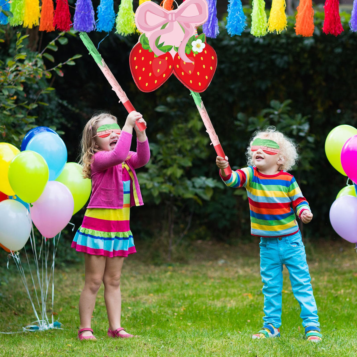 Capoda bright colors enhance photo props and party ambience.