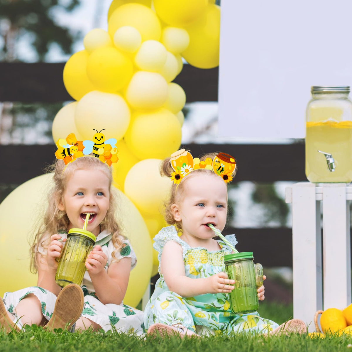 Capoda photo prop bee headband enables memorable shot moments.