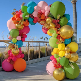 Captank pastel yellow balloons brighten tables for baby showers and sunshine-inspired parties.