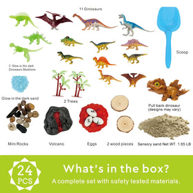 Carolart Plastic Dinosaurs Set: plastic-dinosaurs provide varied shapes for imaginative scenes.