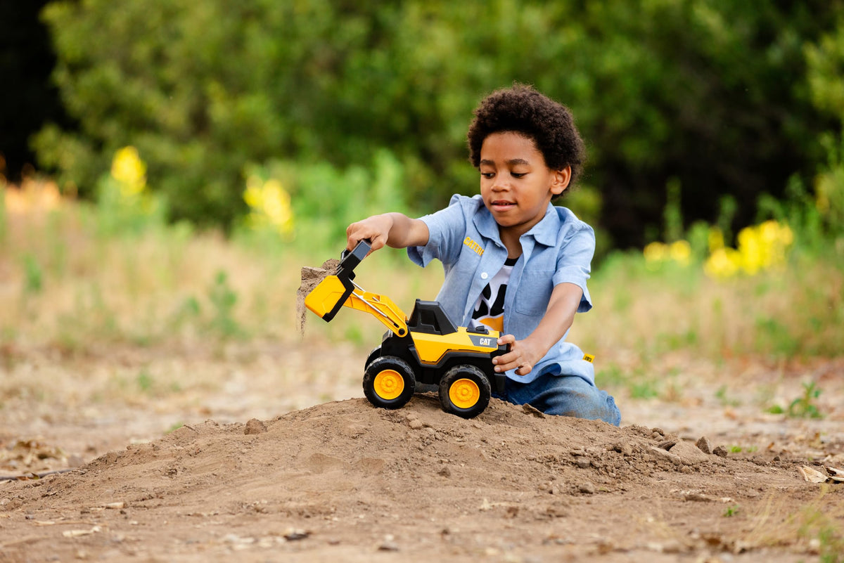 Cat Real Steel Wheel Loader ages 3 and up with durable construction