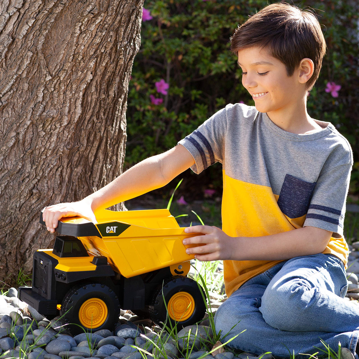 CAT 3-plus toy supports imaginative storytelling and motor skill development.