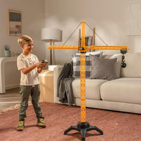CAT Workforce 360-degree rotation lets kids reach over obstacles for realistic lifting.