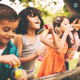 Cawiew kid-friendly bubble bottles with skin-safe liquid