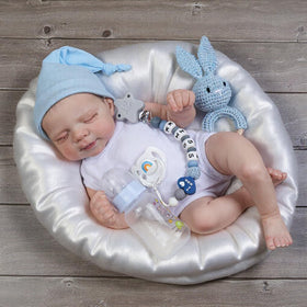 CHAREX Pascale bottle and magnetic pacifier in use for lifelike feeding roleplay