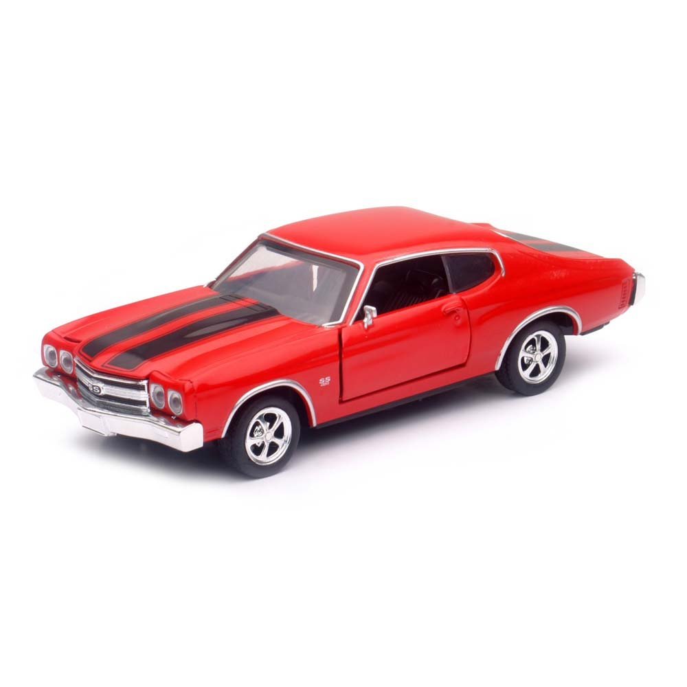 Chevrolet Chevelle SS 1970 die-cast with open hood for interactive display and durability.