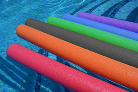 Chochkees dark green pool noodle side view showing length and buoyancy