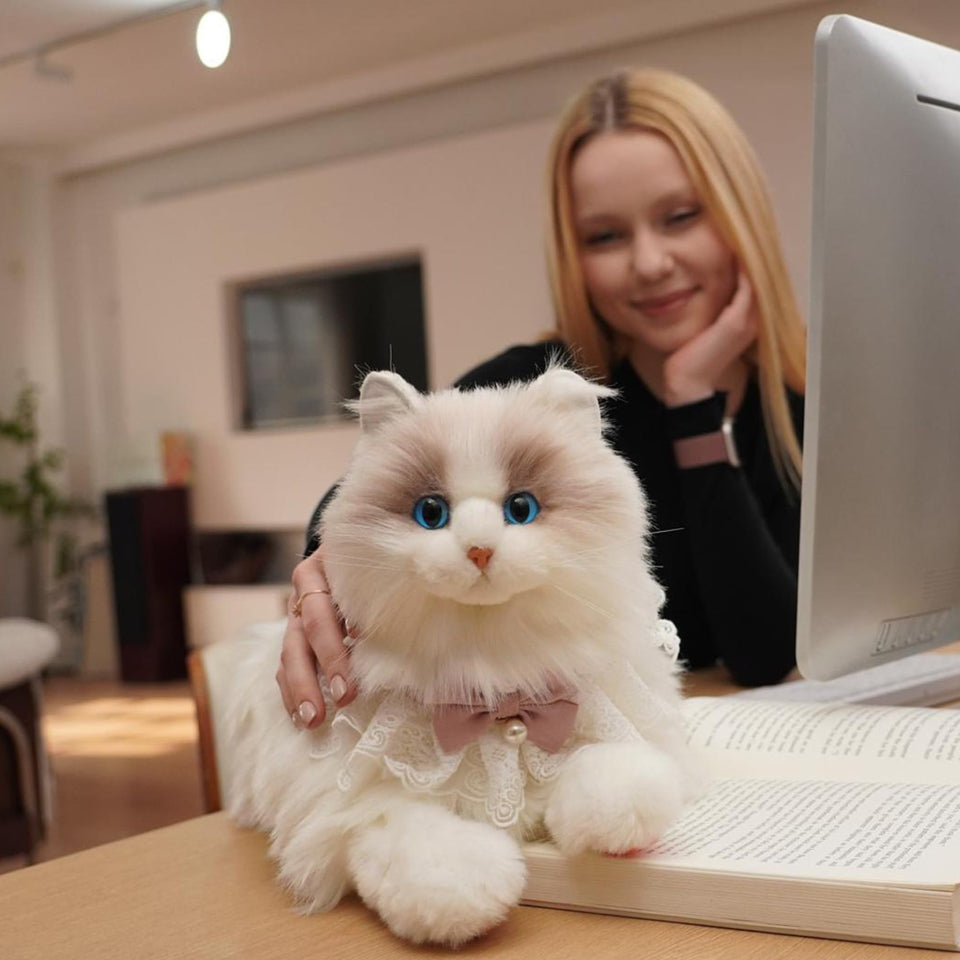 Chongker robot cat plush close-up shows soft fur for comforting touch