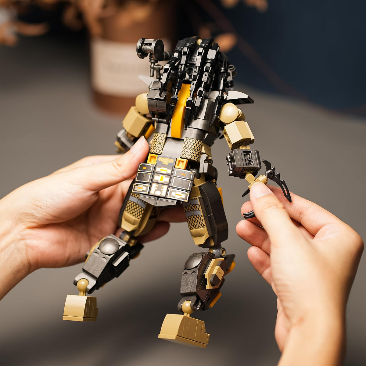 CHUANGPIN Xenomorph figure build scenes captured for display photos