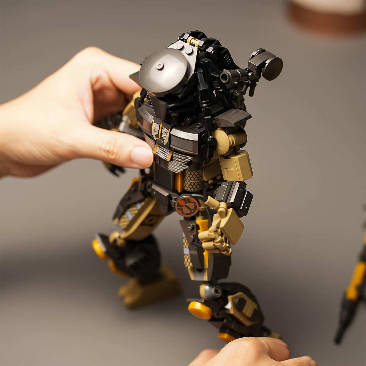 CHUANGPIN Xenomorph figure instruction book aids smooth assembly