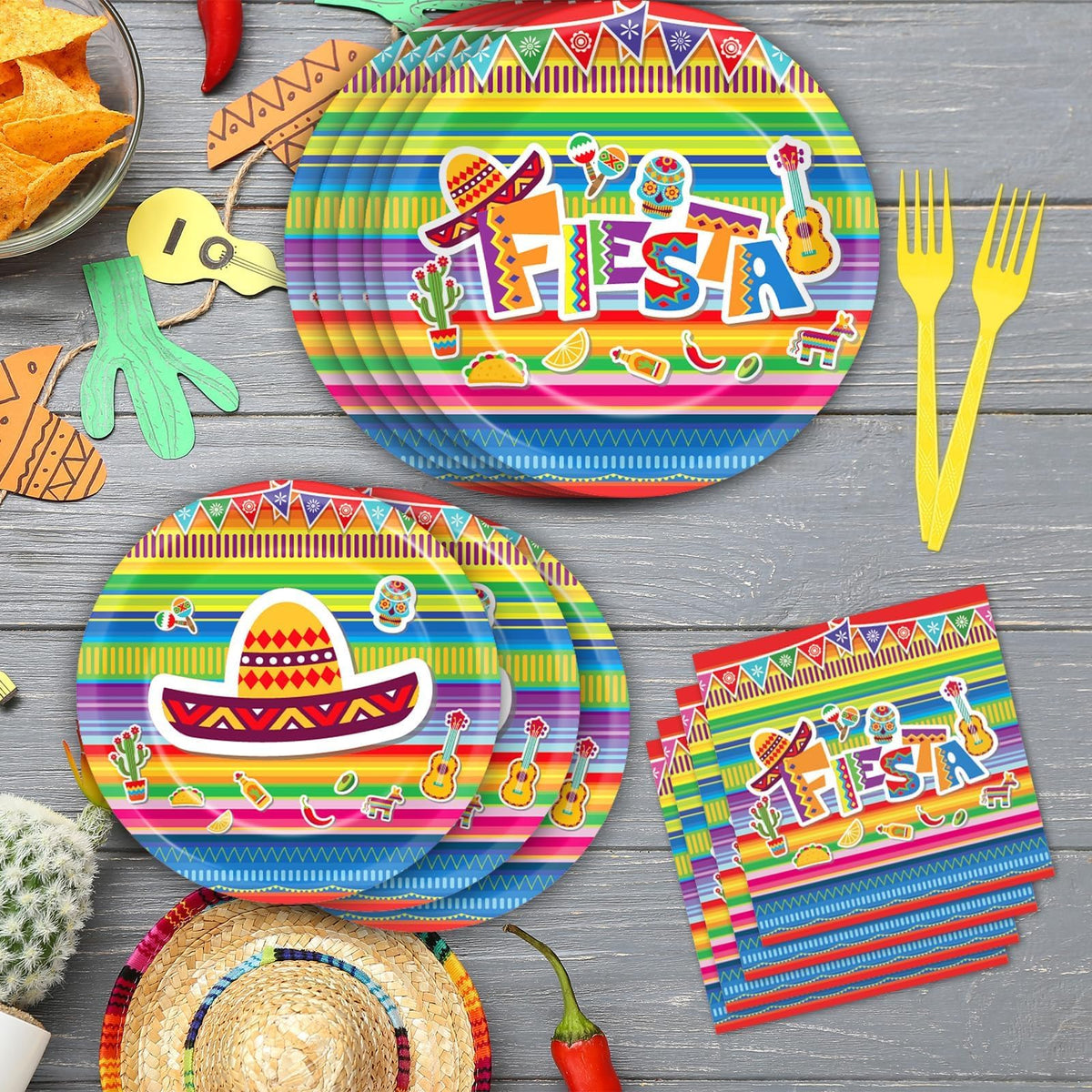 CHUNNIN Fiesta napkins offer quick cleanup with a vibrant table display