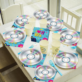 CHUNNIN retro 90s party decor enhances photo-worthy tables.