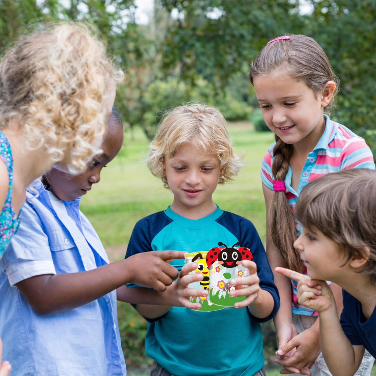 Cinrobiye nature exploration tools ideal for classrooms and parties.