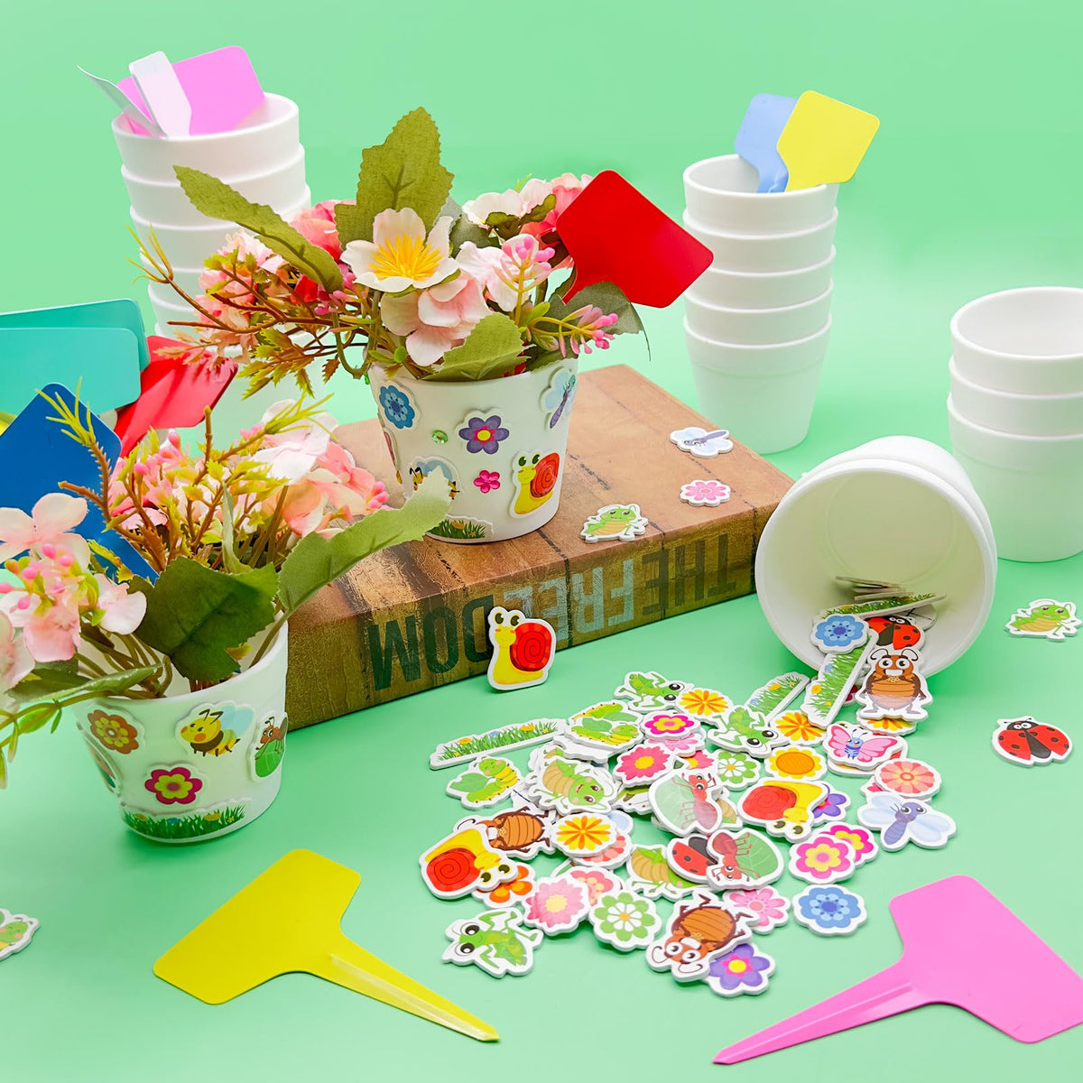 Cinrobiye plastic plant tags to label and organize crafts.
