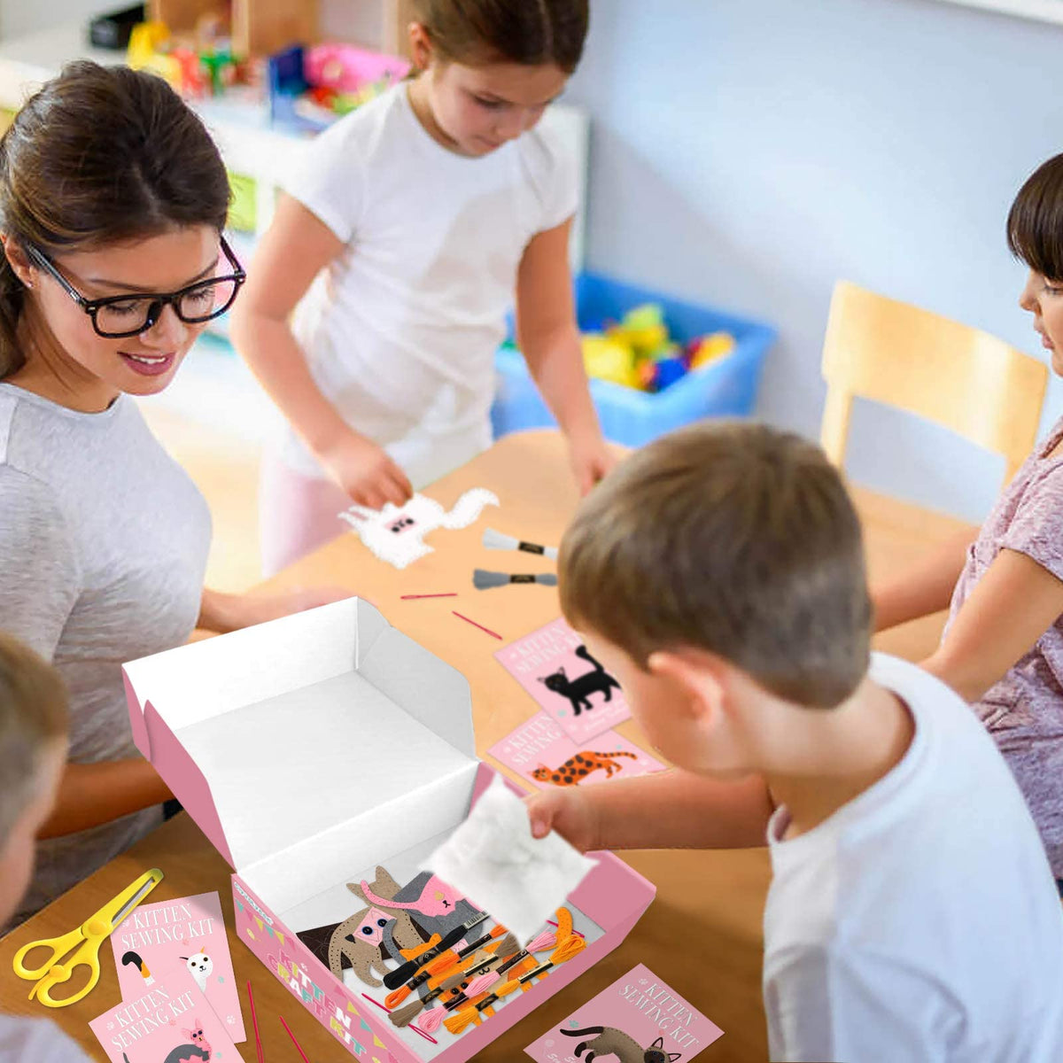 CiyvoLyeen kid-safe needle image showcases safe tools for tiny hands to sew