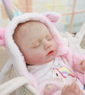 Cloveray gift-ready box with doll and accessories